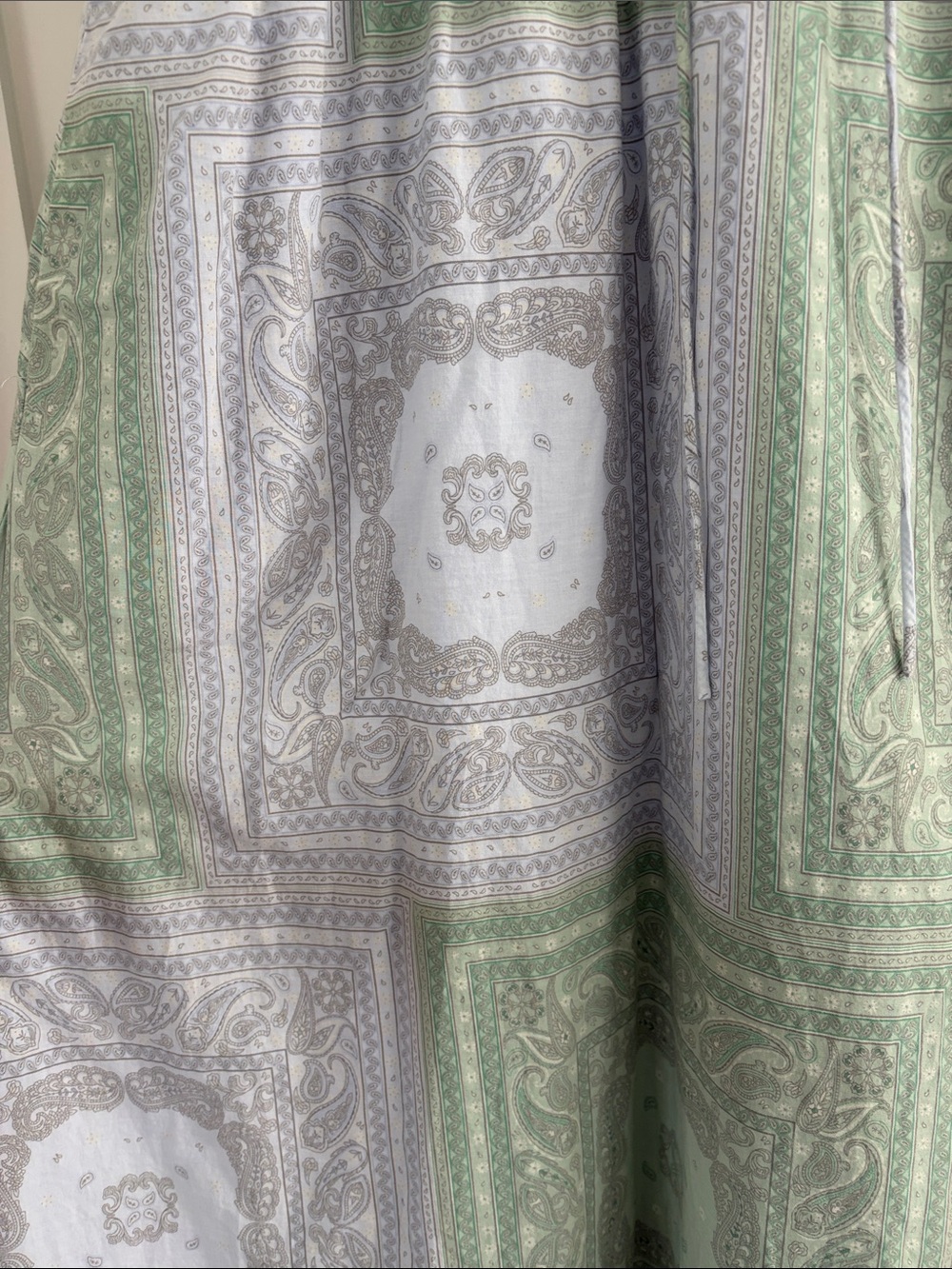 Universal Thread Green & Light Blue Paisley V-Neck Maxi Dress, small - Picture 4 of 6
